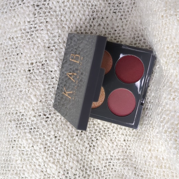 KAB Eyeshadow Quad in Plum Fairy - Picture 4 of 11